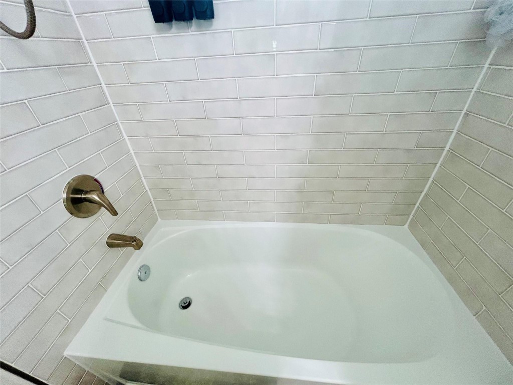 Port La Belle Un 102 - Residential