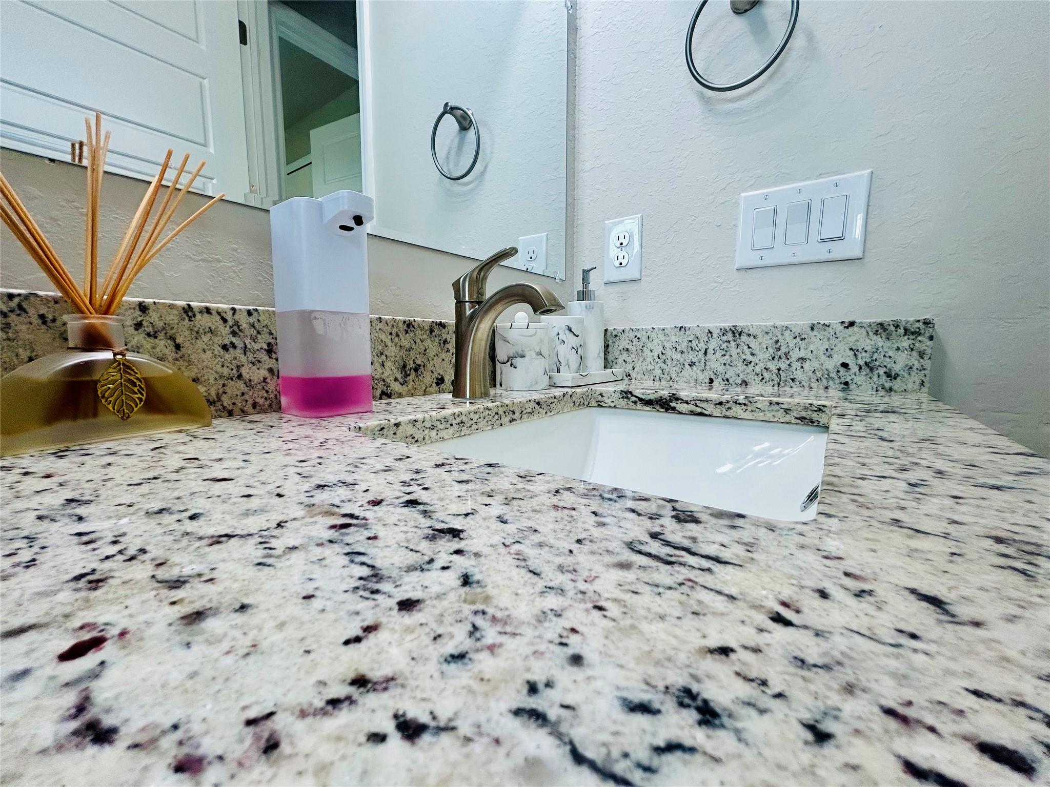 Port La Belle Un 102 - Residential