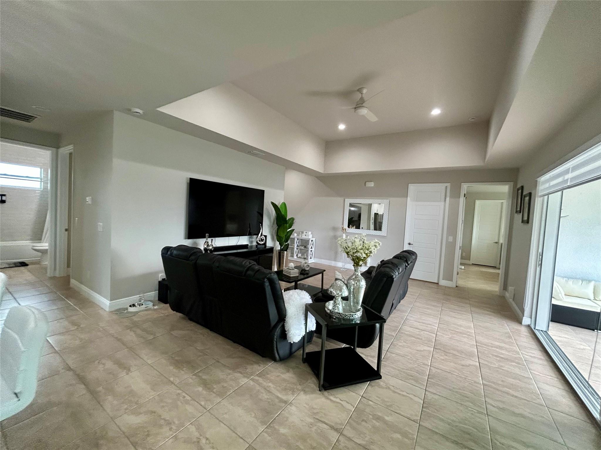 Port La Belle Un 102 - Residential