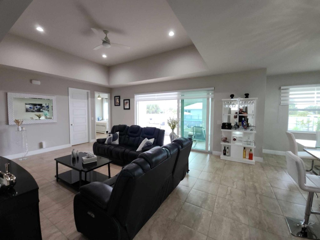 Port La Belle Un 102 - Residential