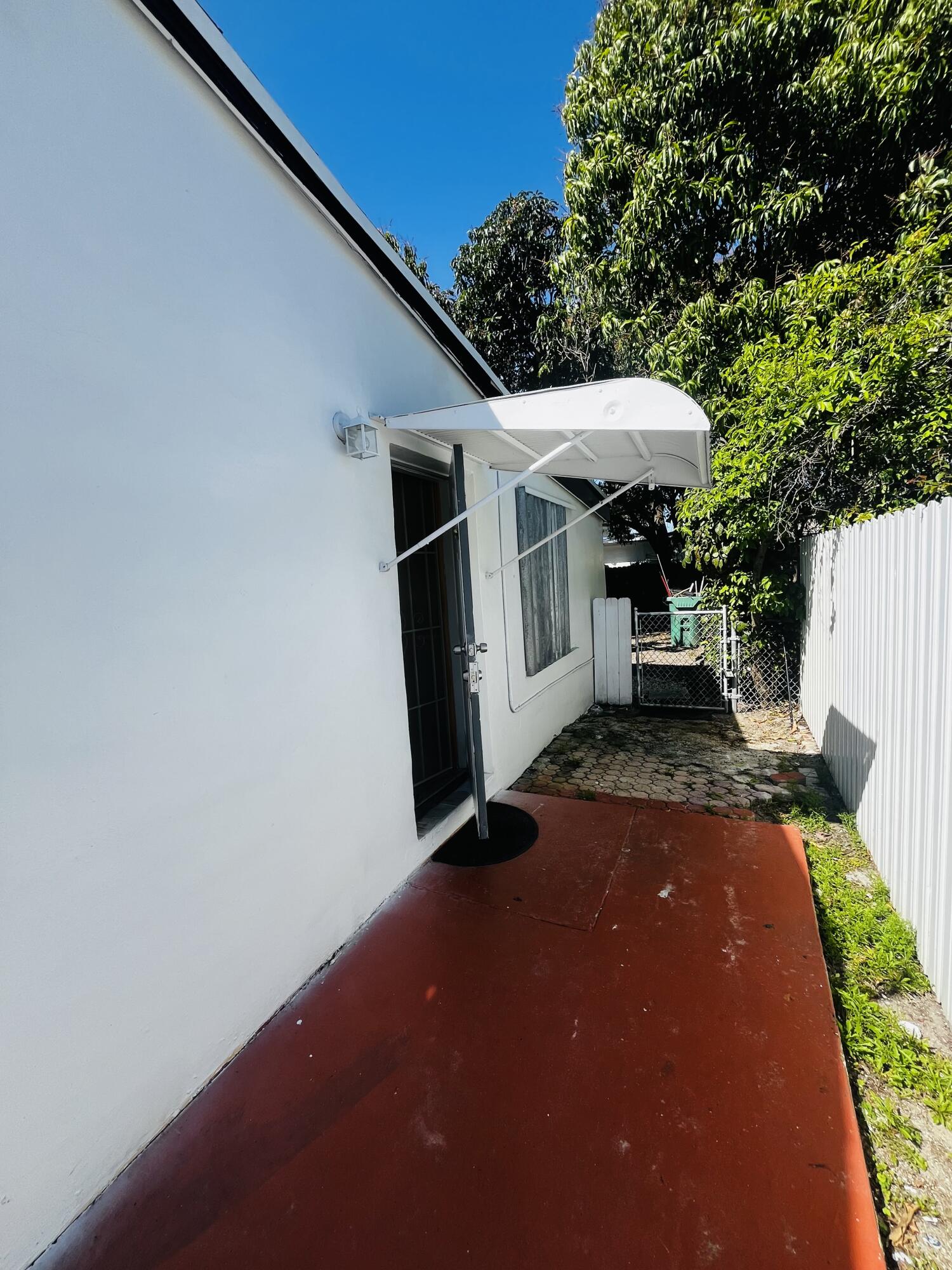 NORWOOD 4TH ADDN - Residential Lease
