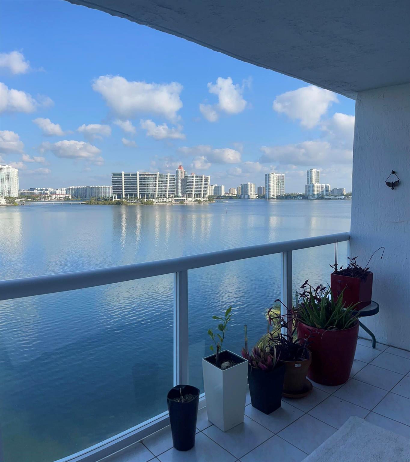 17700 N Bay Road 702