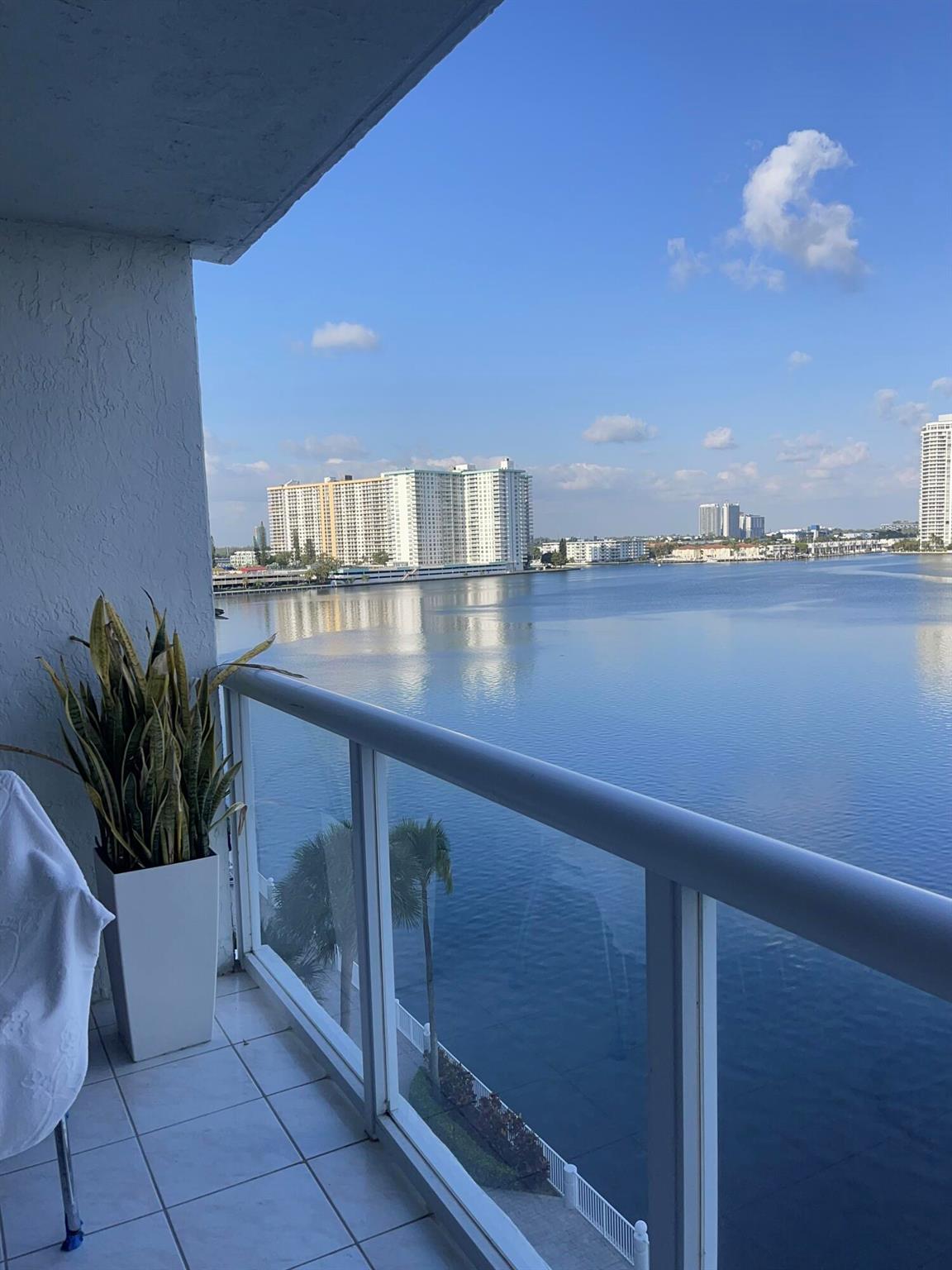 17700 N Bay Road 702