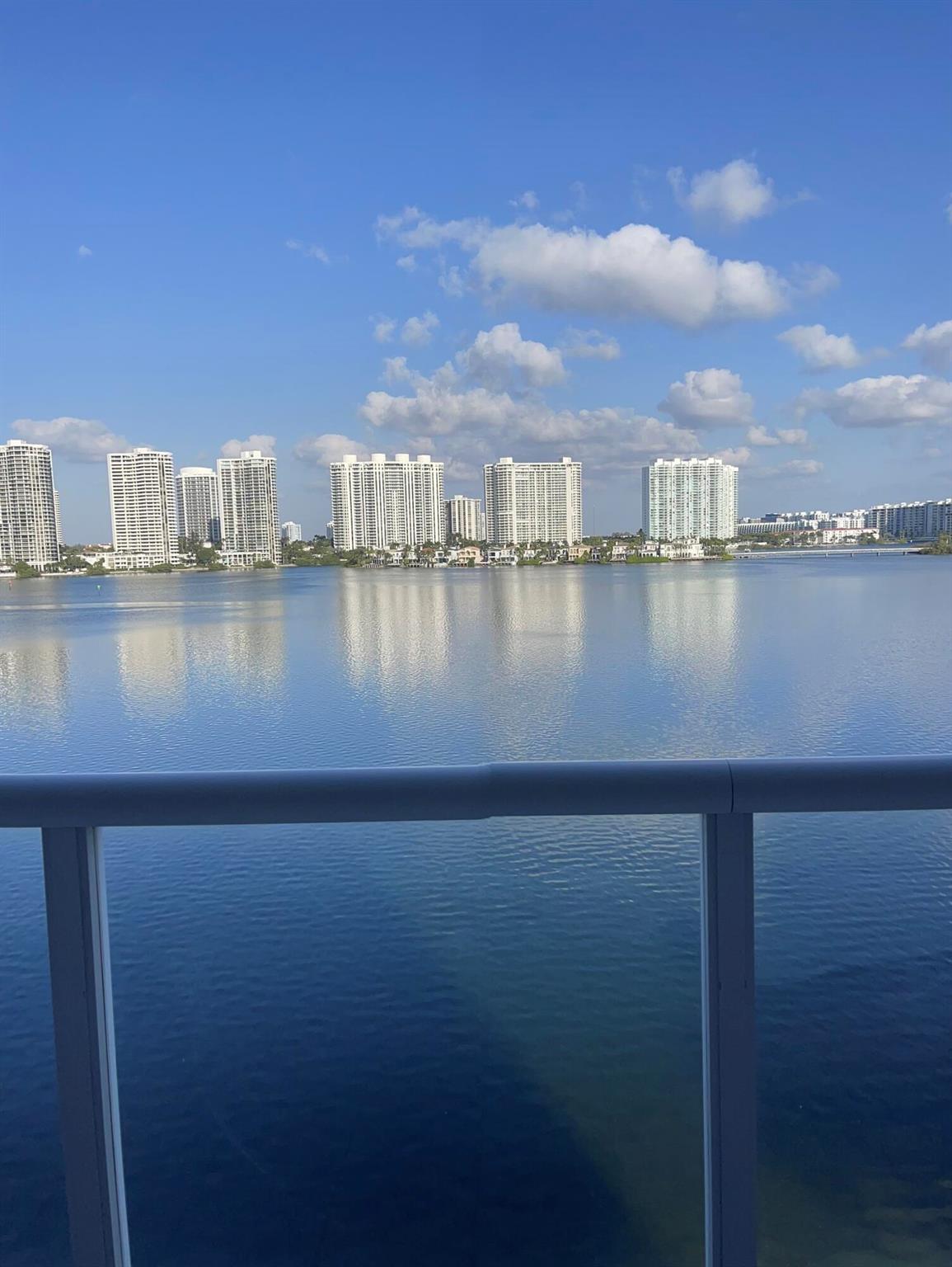 17700 N Bay Road 702