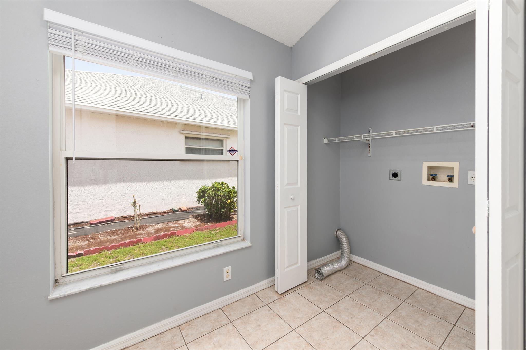 LAKE LUCIE ESTATES - Residential