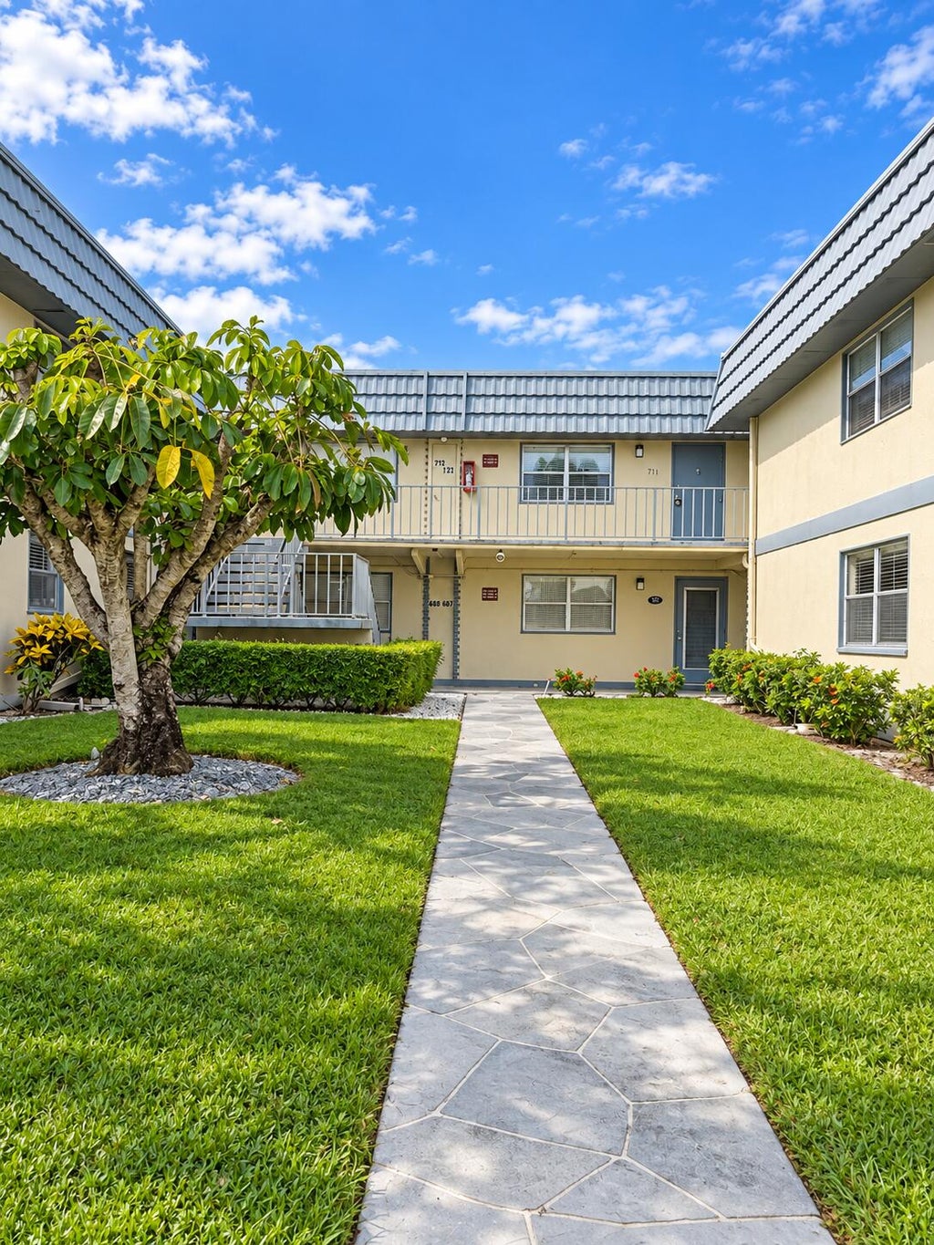 Photo of 686 BRITTANY O, Delray Beach, FL 33446 (MLS # B26089023)
