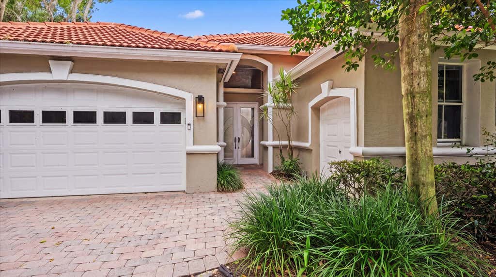 Photo of 10891 Fairmont Village Drive, Wellington, FL 33449 (MLS # B26016134)