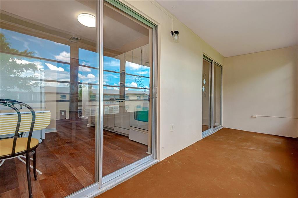 ORIOLE GARDENS 1 - Residential