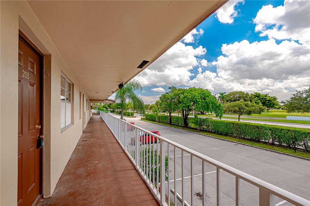 ORIOLE GARDENS 1 - Residential