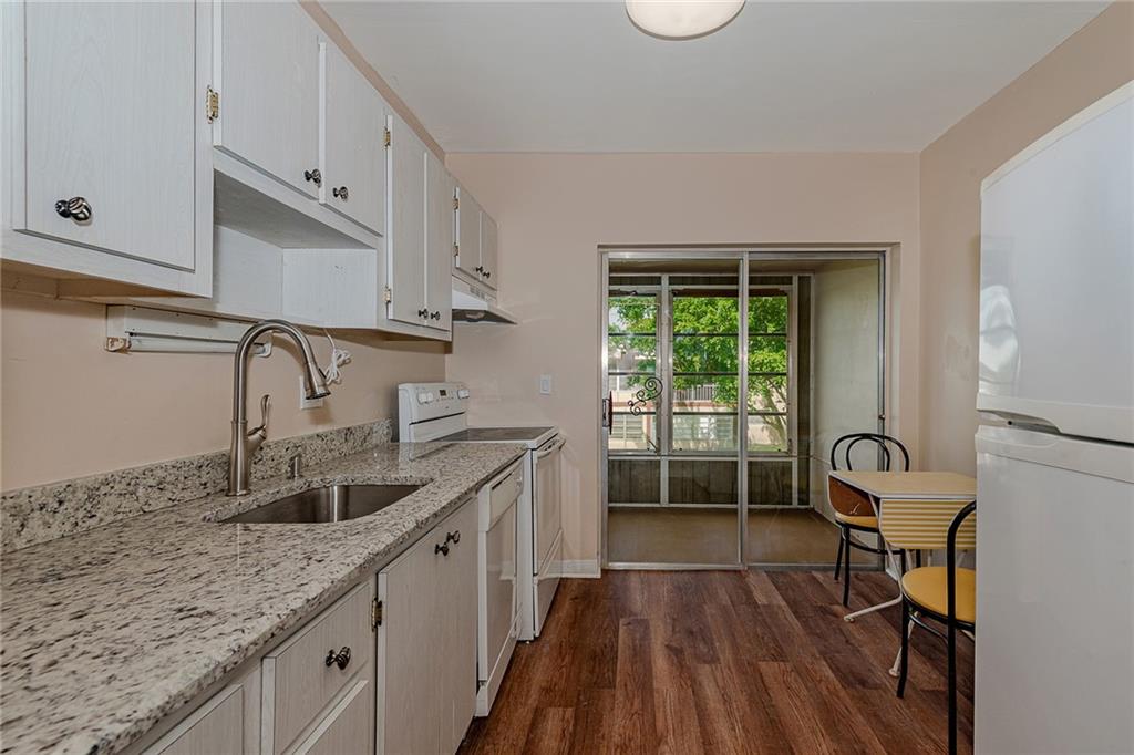 ORIOLE GARDENS 1 - Residential