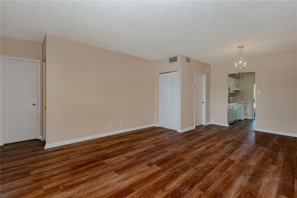 ORIOLE GARDENS 1 - Residential