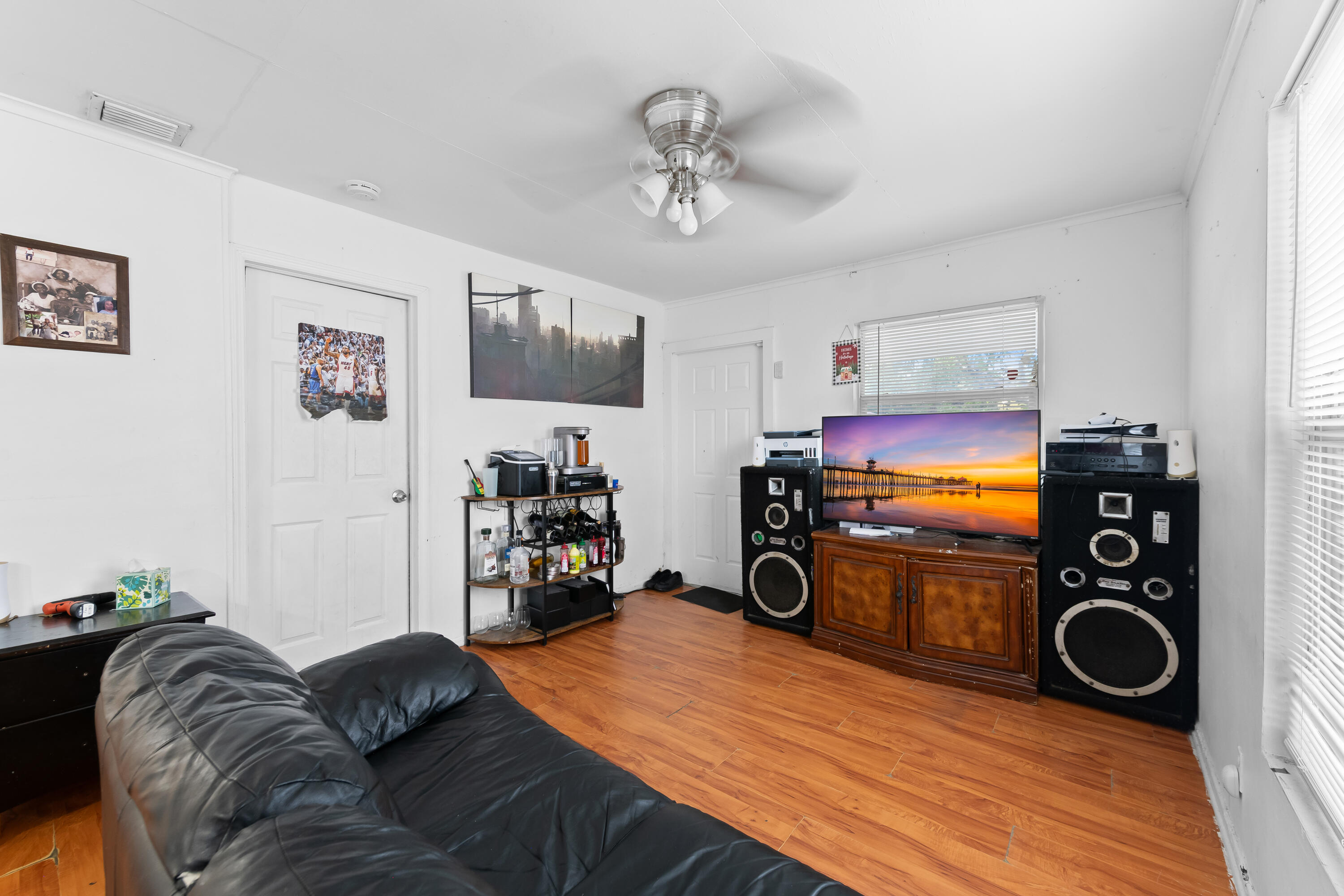 947 43RD Street