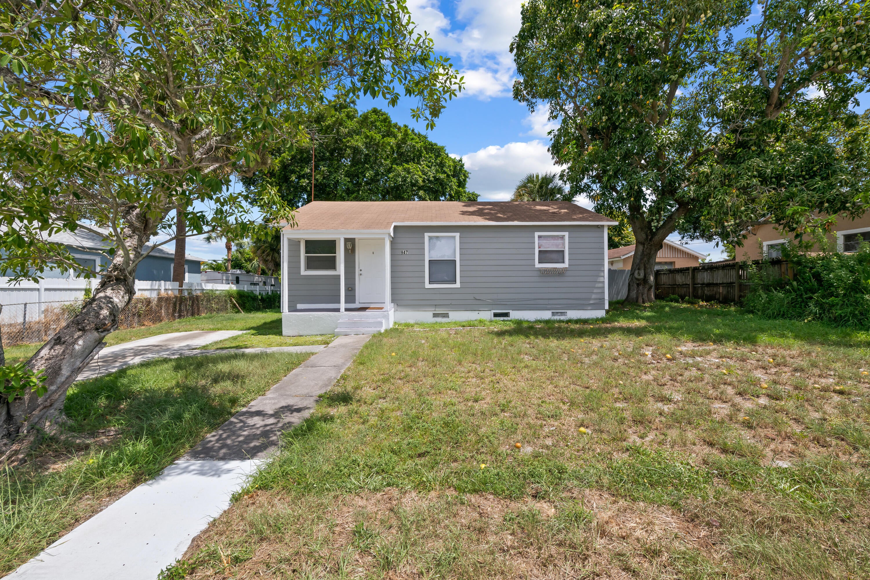 947 43RD Street