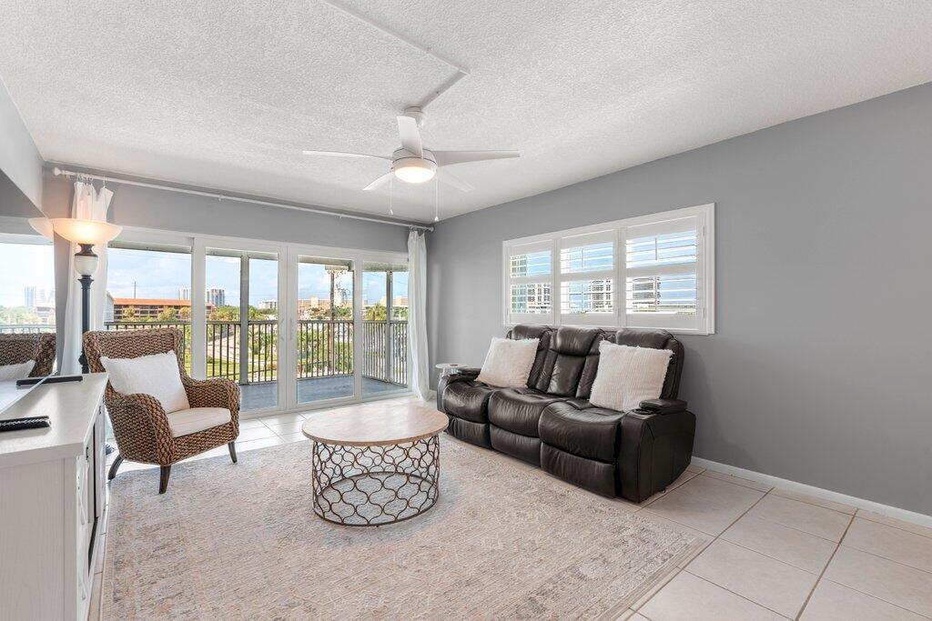 SHUTTERS CONDO - Residential