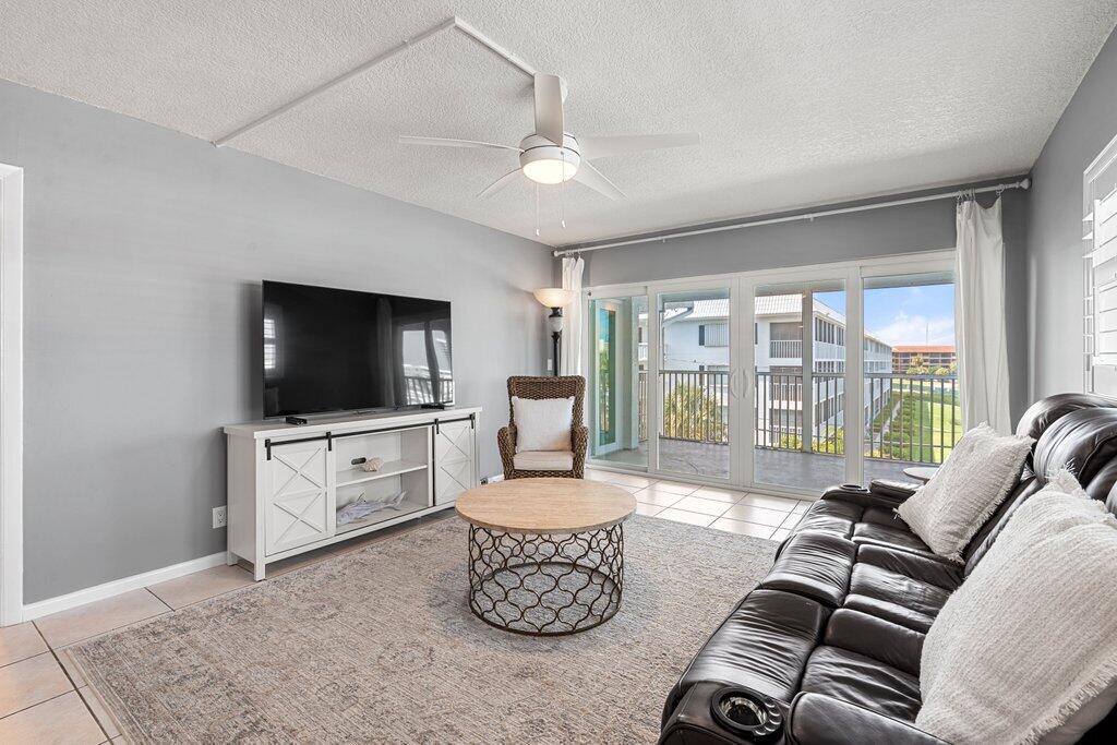 SHUTTERS CONDO - Residential