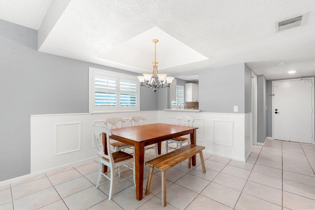 SHUTTERS CONDO - Residential