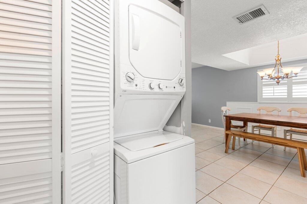 SHUTTERS CONDO - Residential