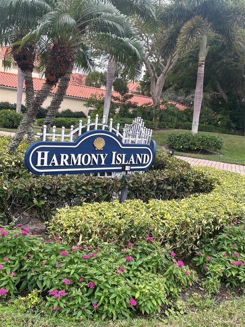 5040 Harmony Cir 108 Vero Beach FL 32967