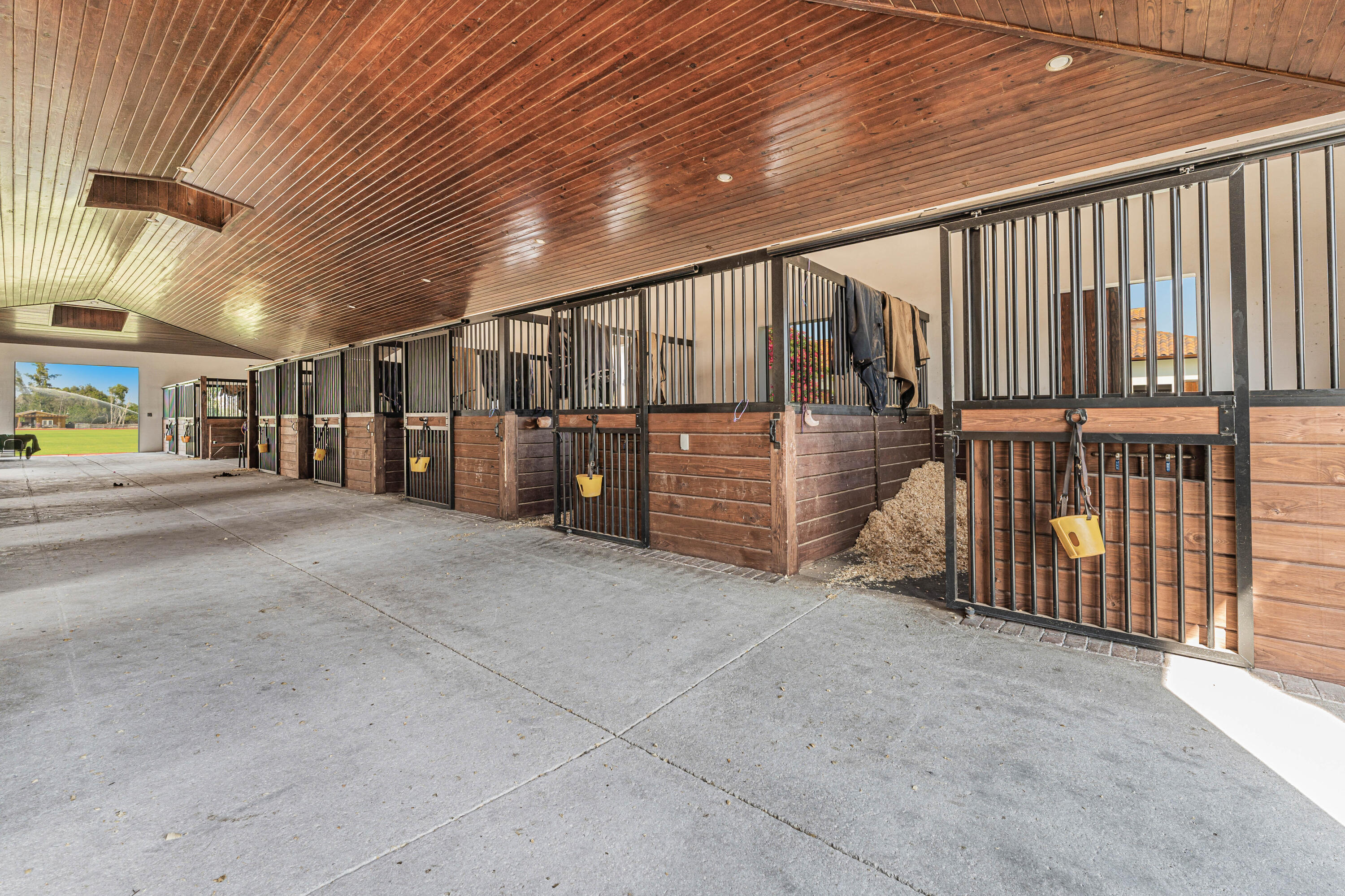 THE MEADOWS - Residential Lease