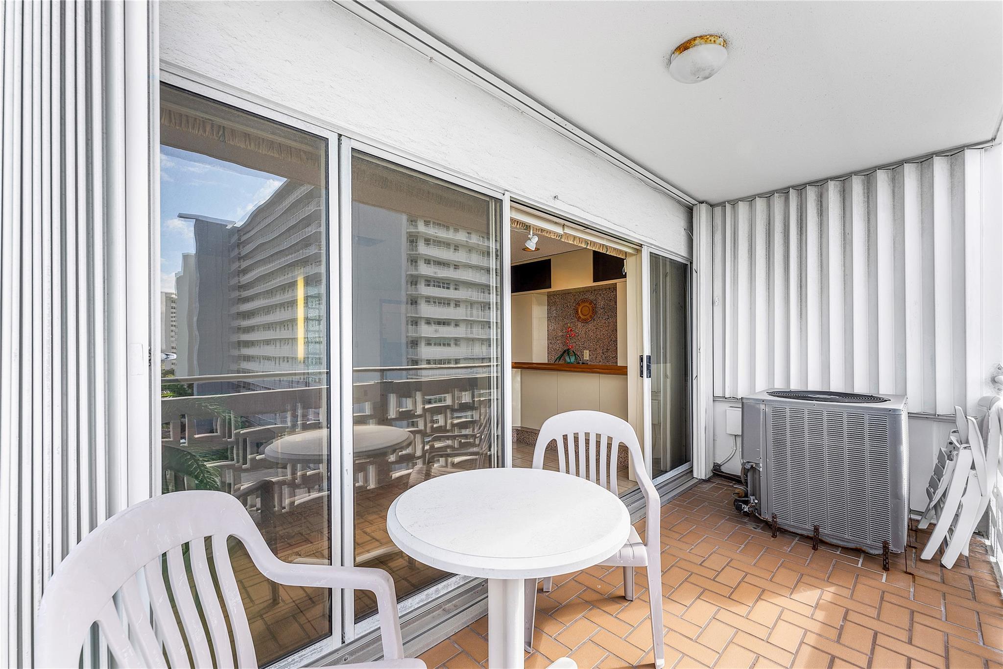 Breakwater Towers - Residential
