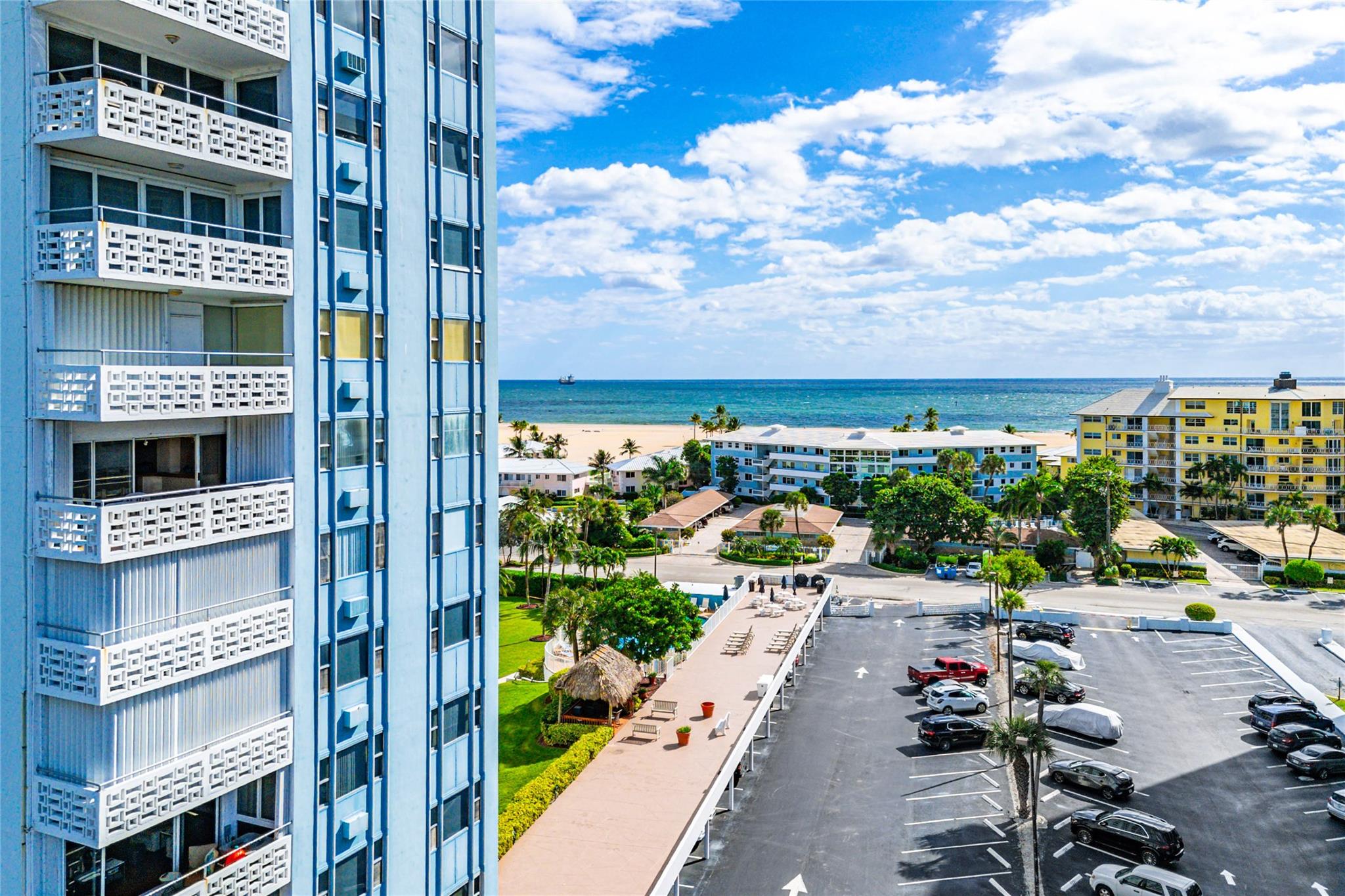 Breakwater Towers - Residential