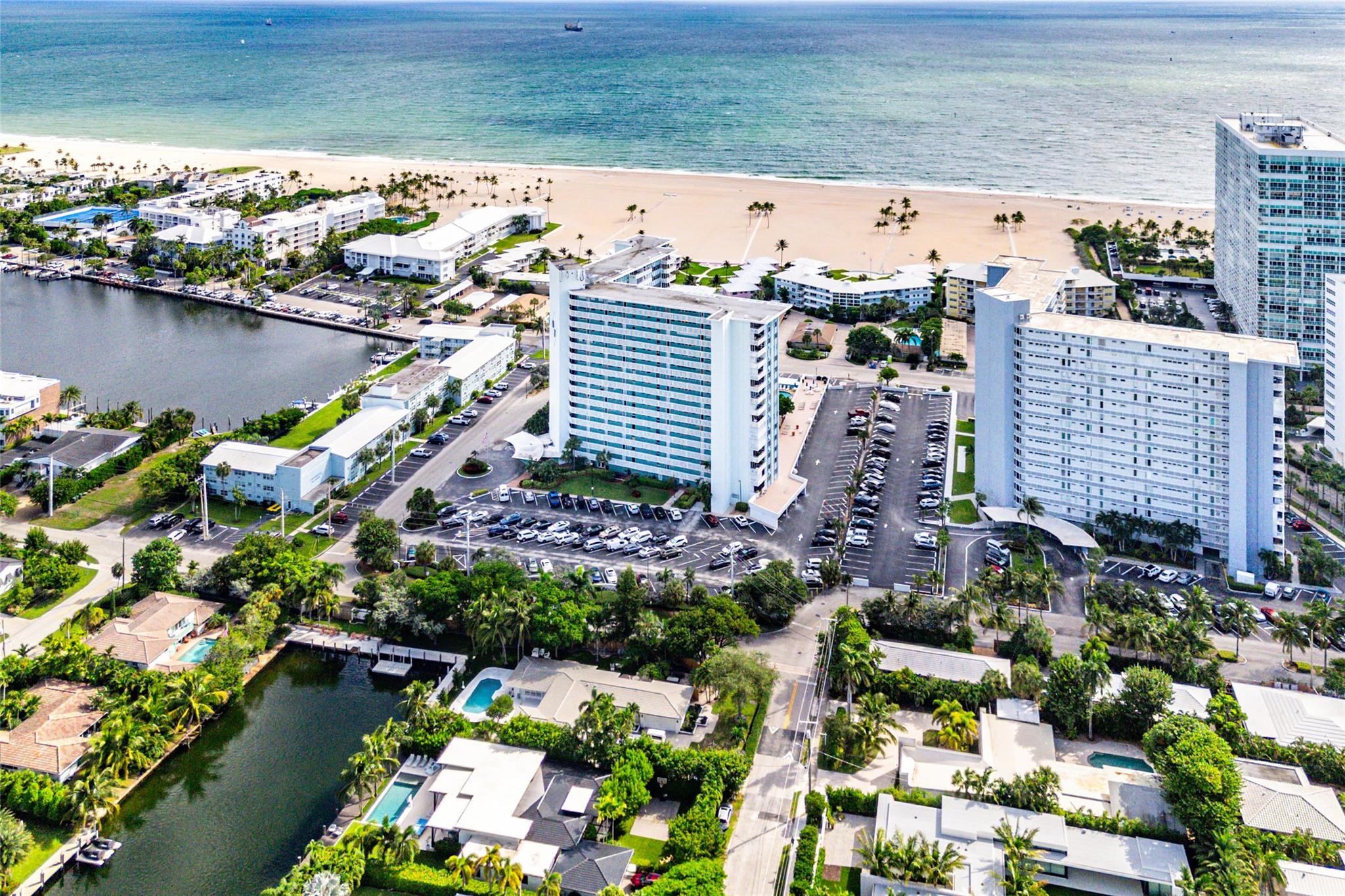 Breakwater Towers - Residential
