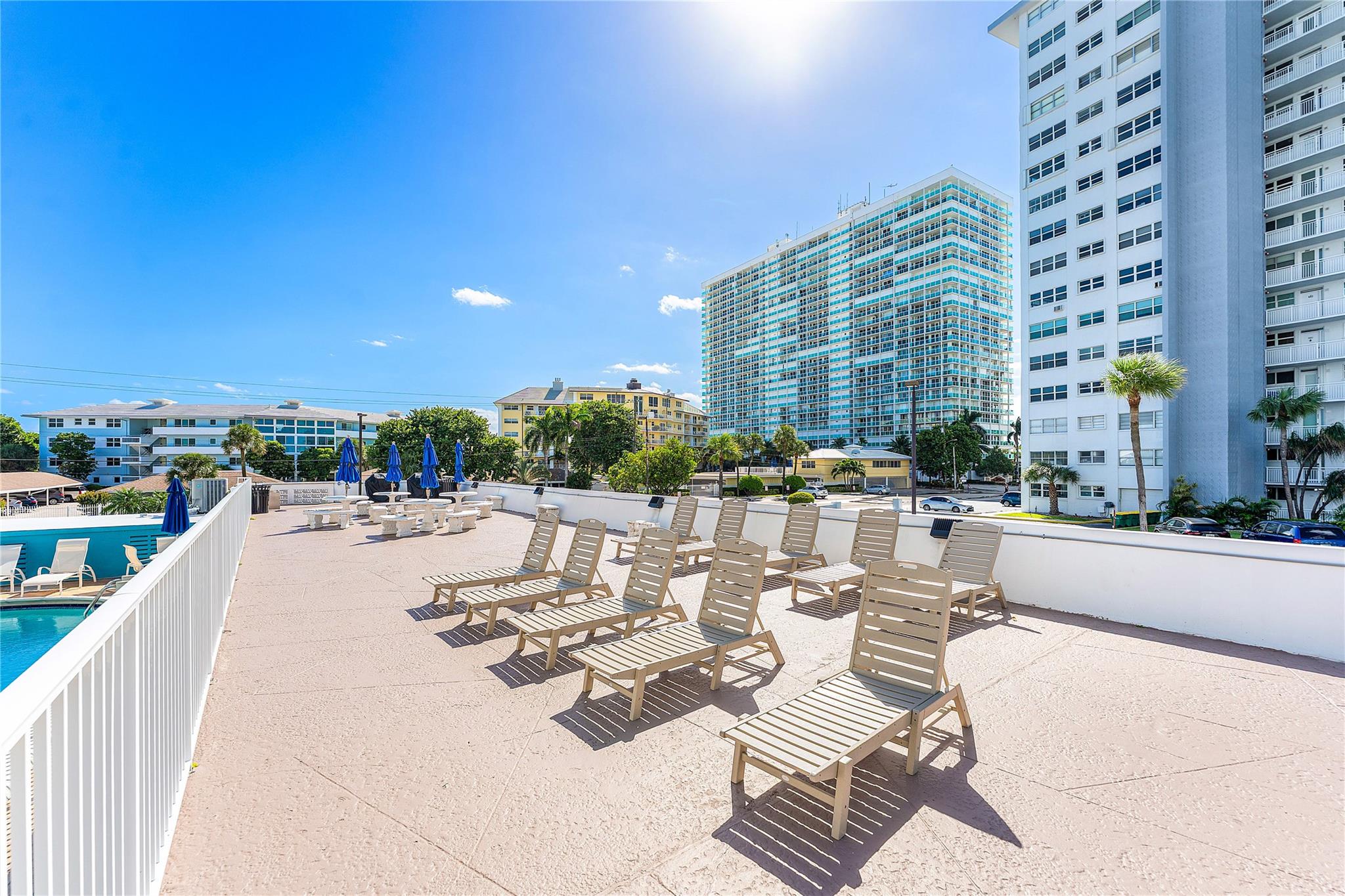 Breakwater Towers - Residential