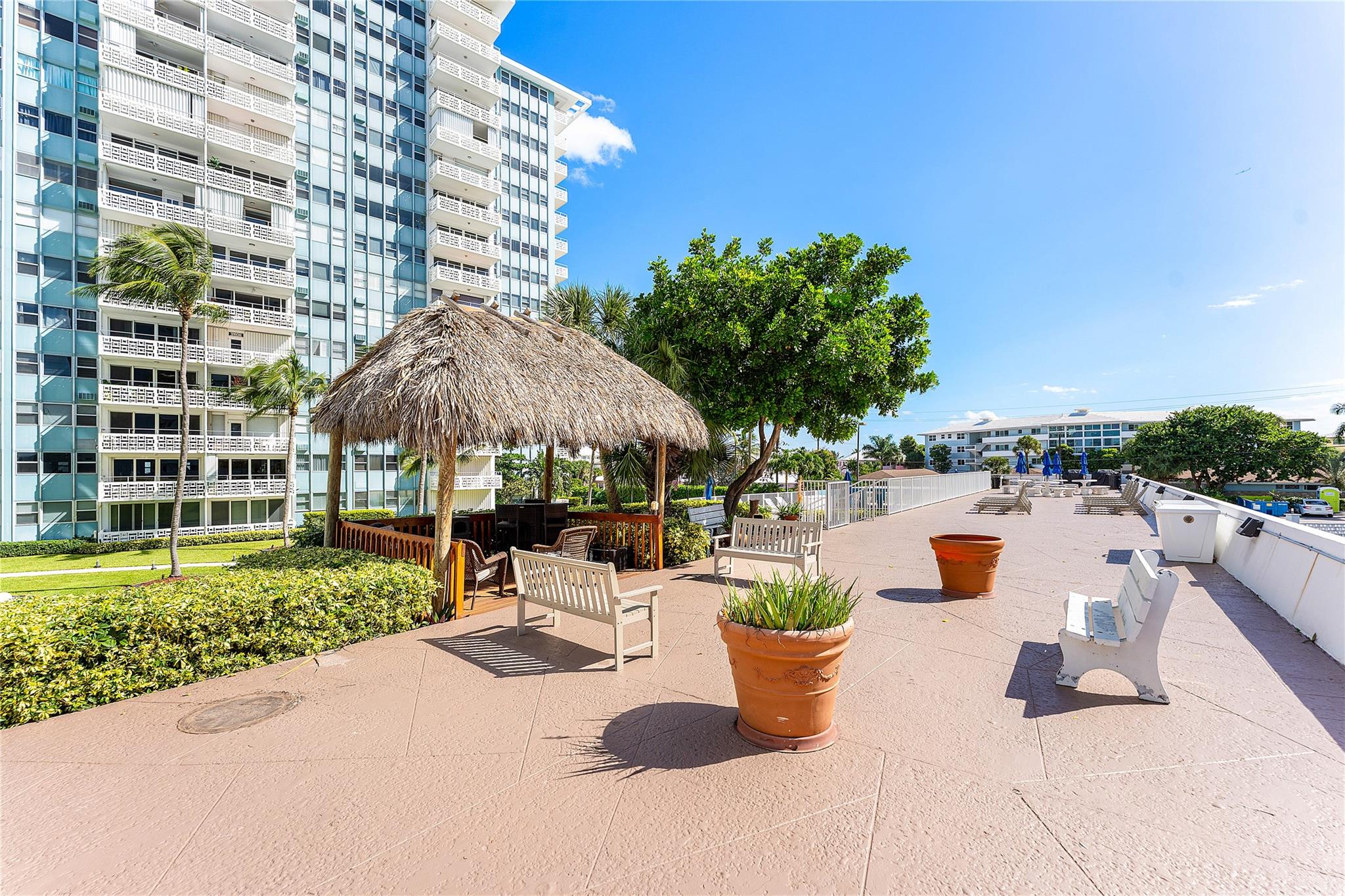 Breakwater Towers - Residential