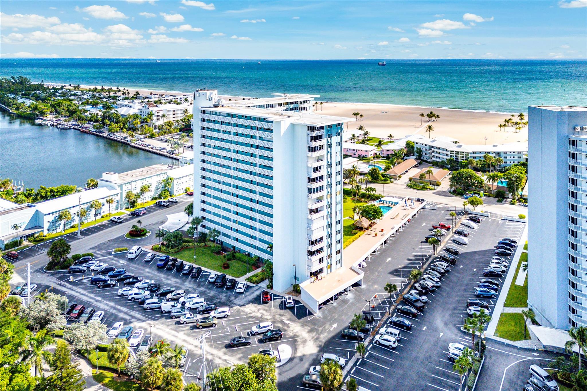 Breakwater Towers - Residential