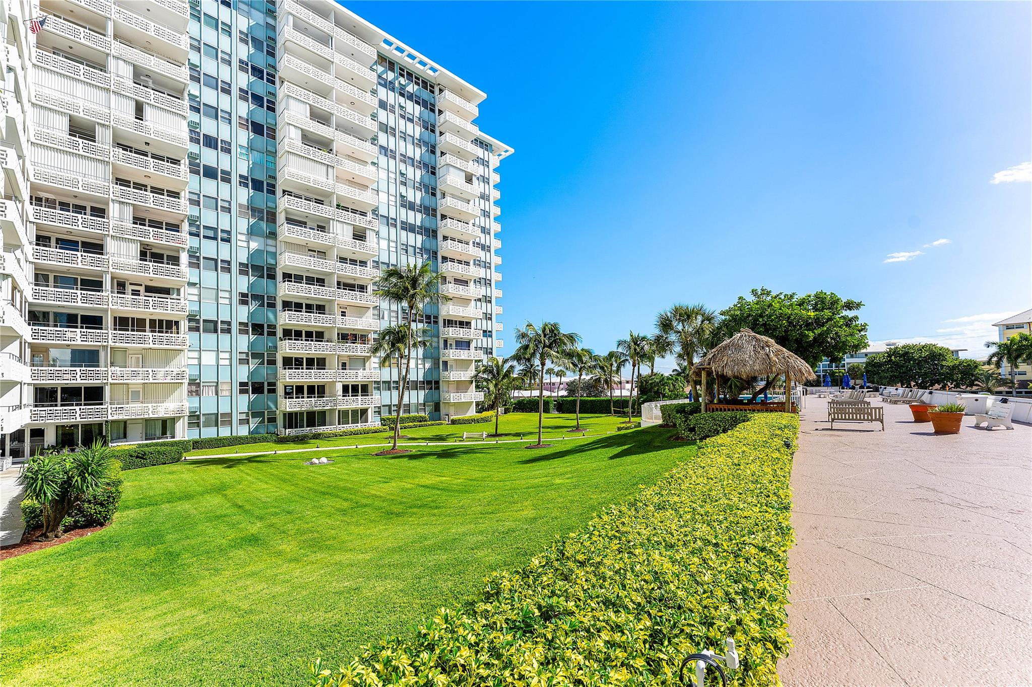 Breakwater Towers - Residential