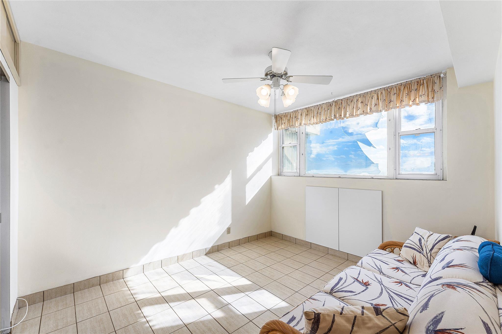 Breakwater Towers - Residential