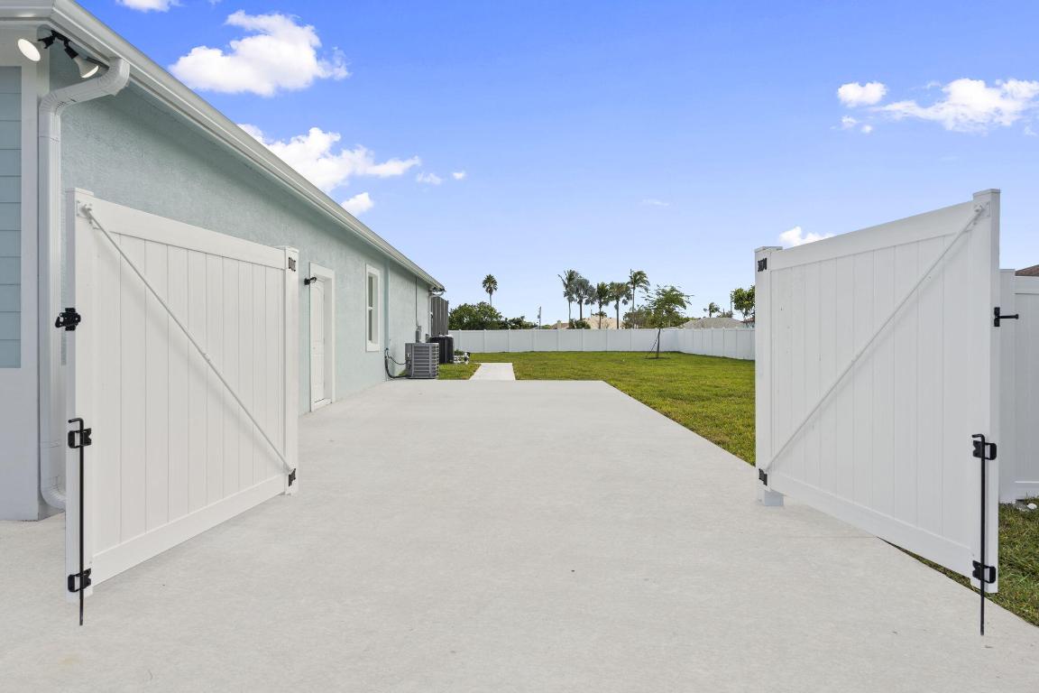 PORT ST LUCIE SECTION 46 1ST REPLAT - Residential