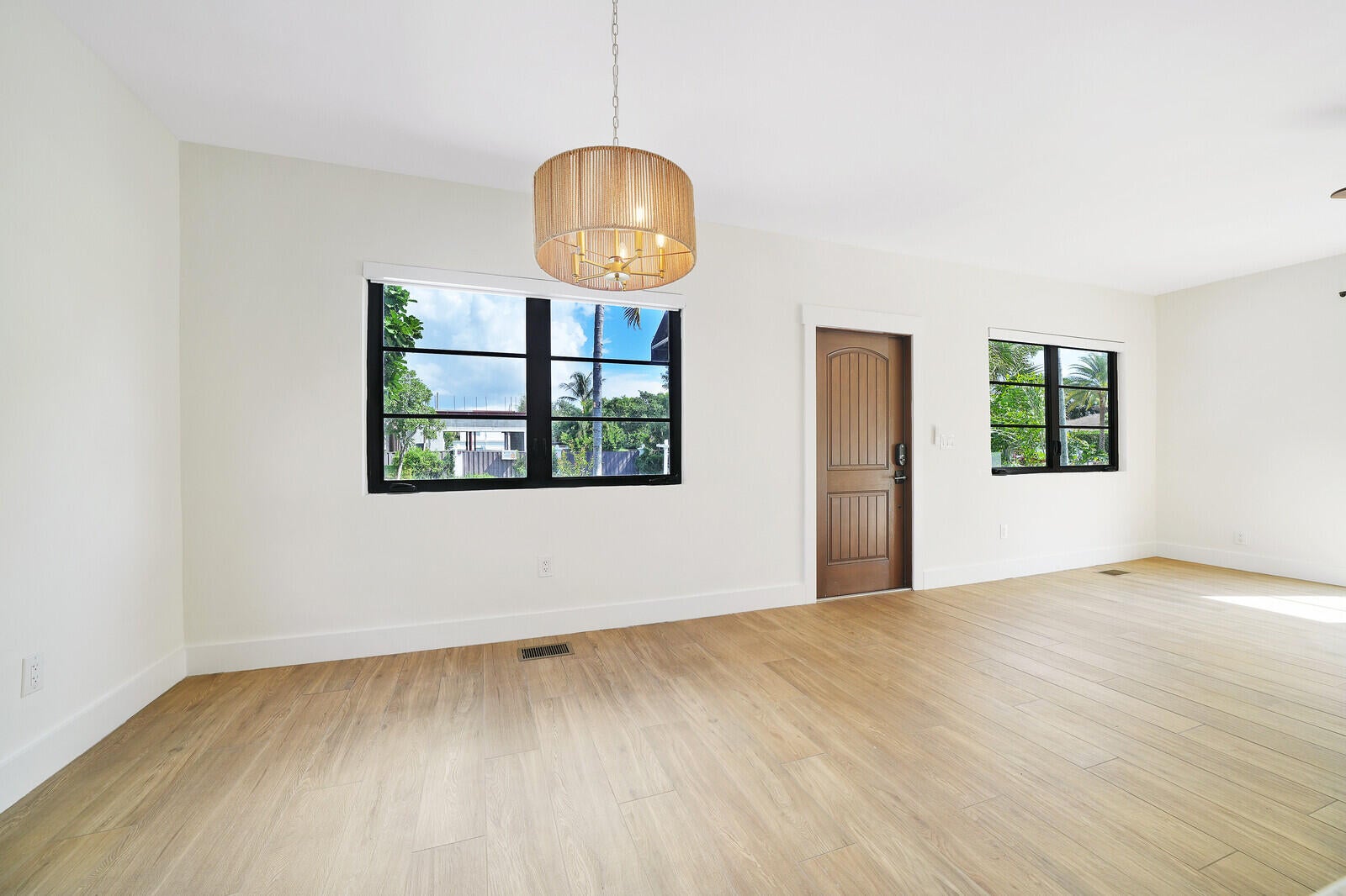 222 NE 9TH Street