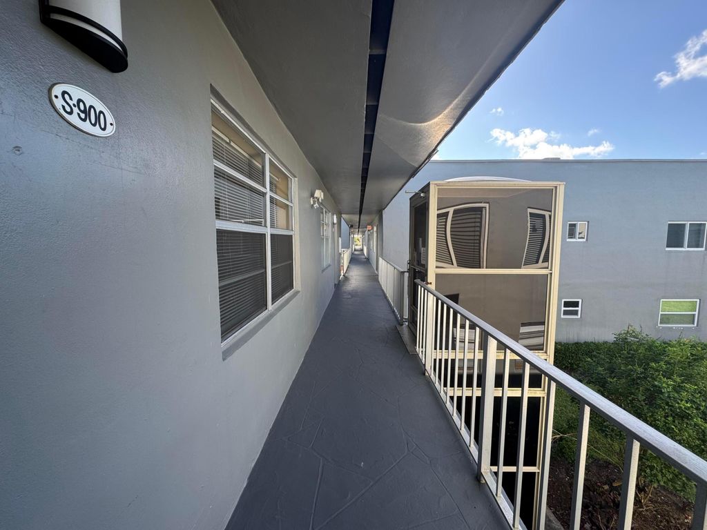 Photo of 900 S Normandy Lane, Delray Beach, FL 33484 (MLS # B26020549)