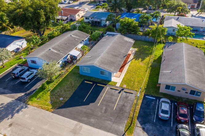 Photo of 320 SW 10th Terrace, Hallandale Beach, FL 33009 (MLS # B26078308)