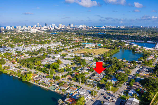 View photos, virtual tours, details... 320 SW 10th Terrace