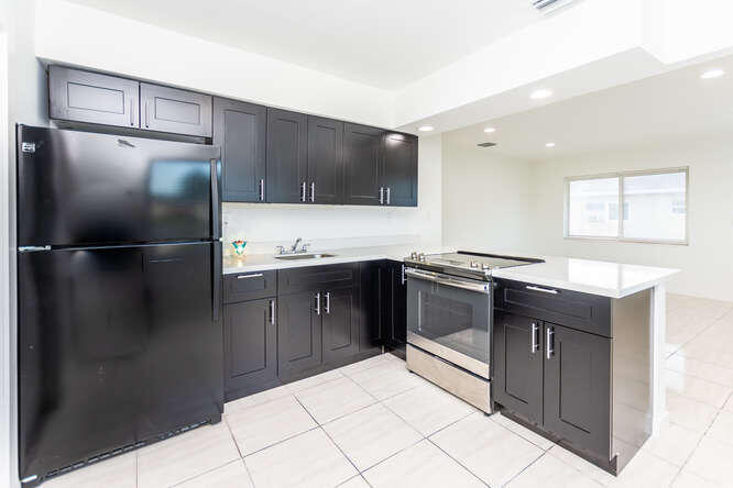 View photos, virtual tours, details... 320 SW 10th Terrace