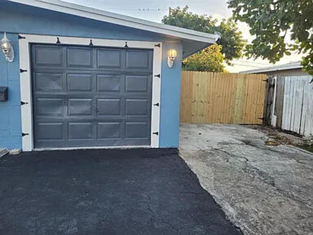 Photo of 1810 NE 42nd St, Pompano Beach, FL 33064 (MLS # B26000853)