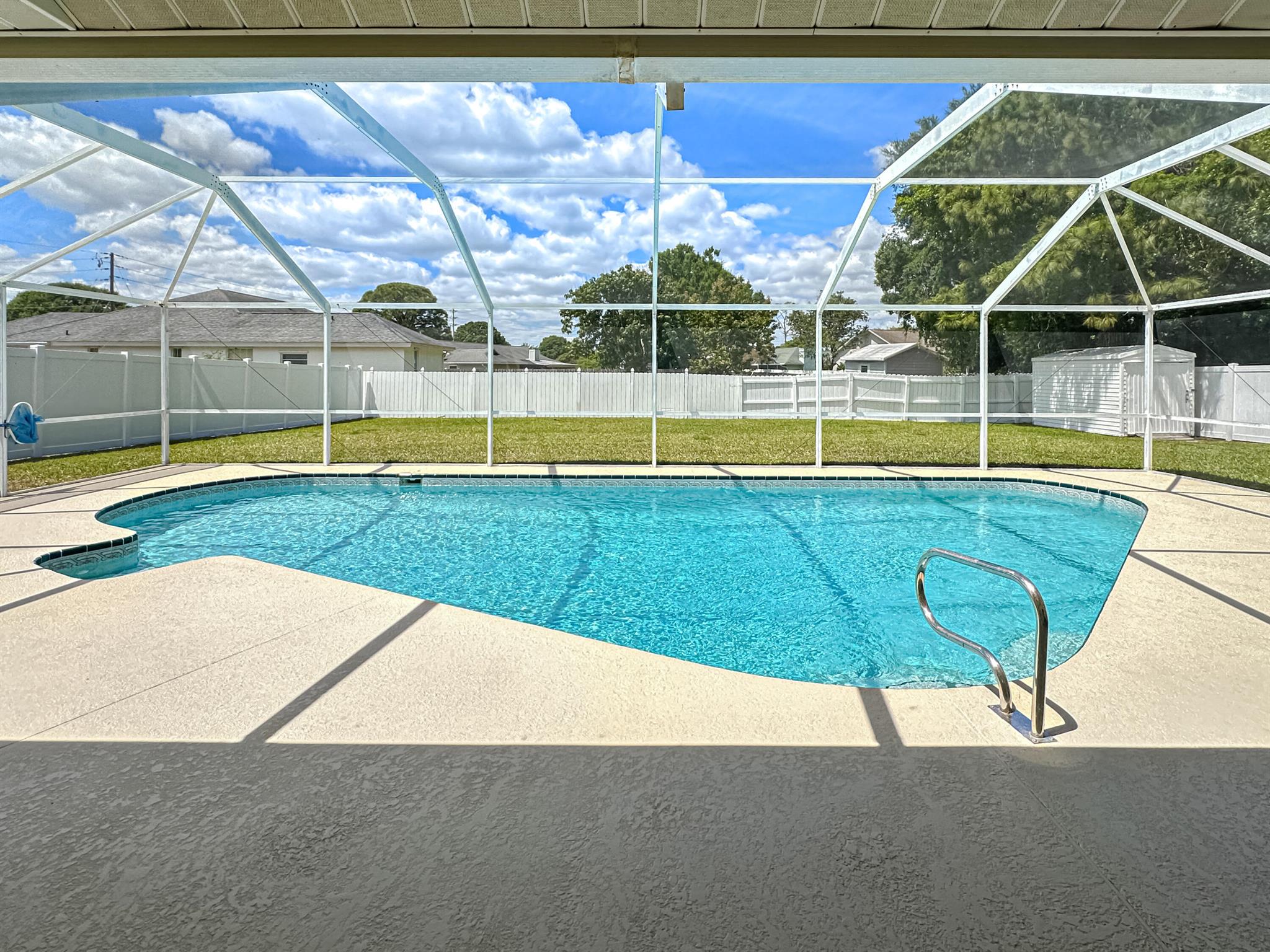 HOLIDAY PINES - Residential