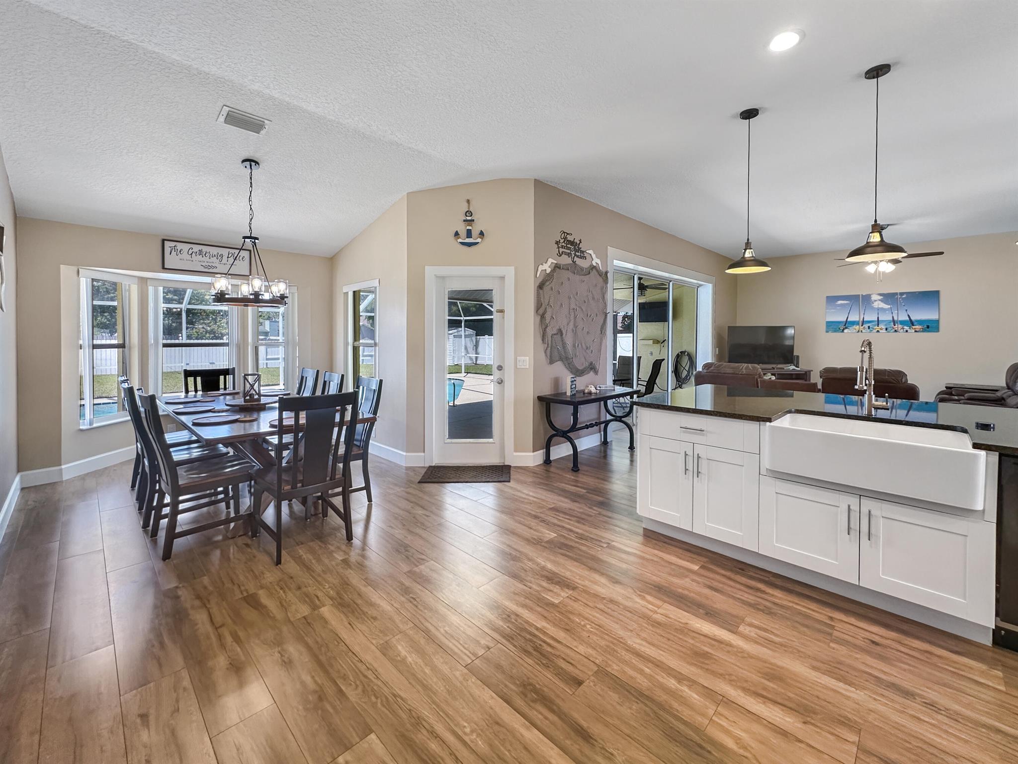 HOLIDAY PINES - Residential