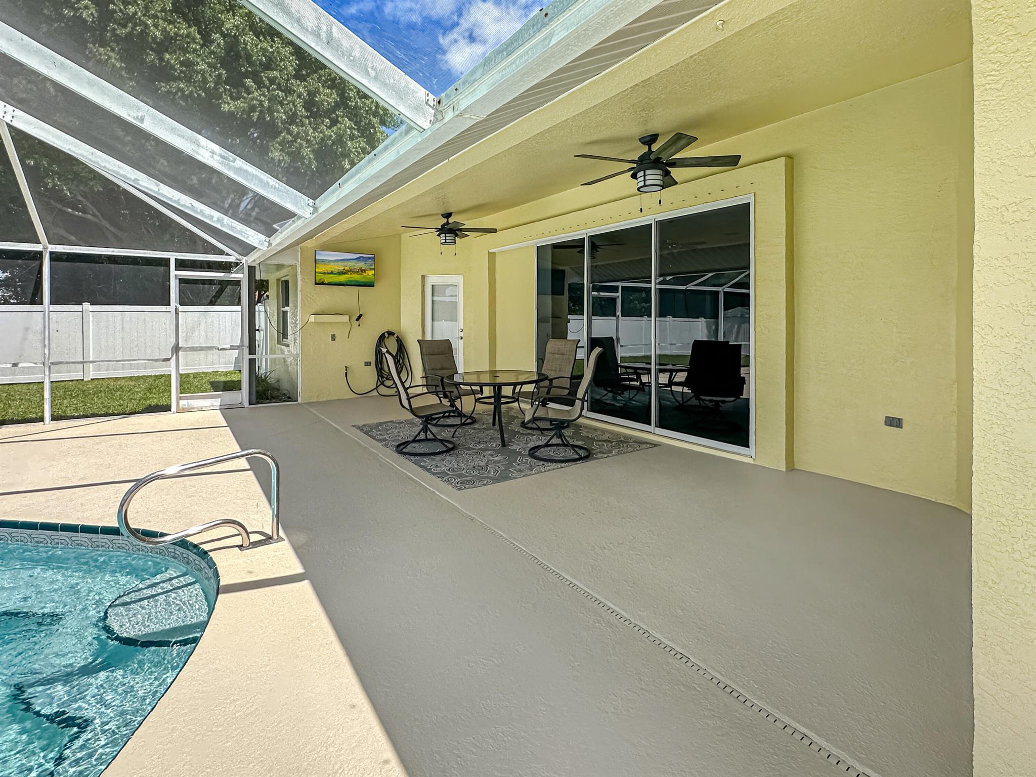 HOLIDAY PINES - Residential