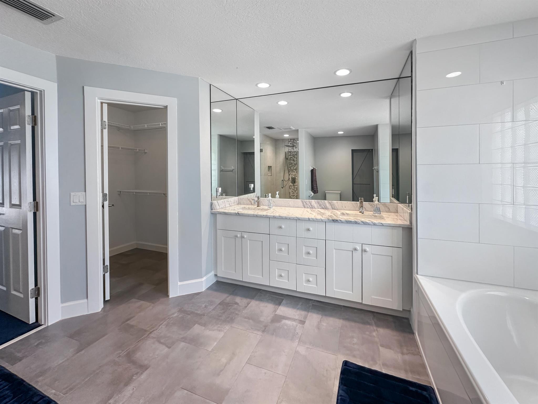 HOLIDAY PINES - Residential