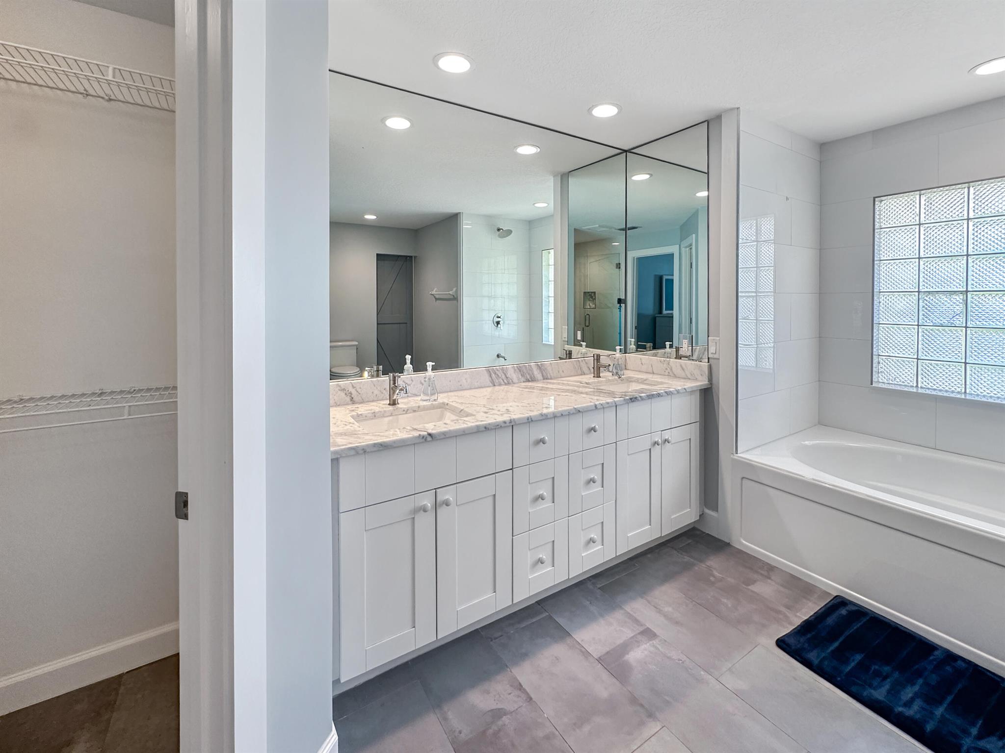 HOLIDAY PINES - Residential