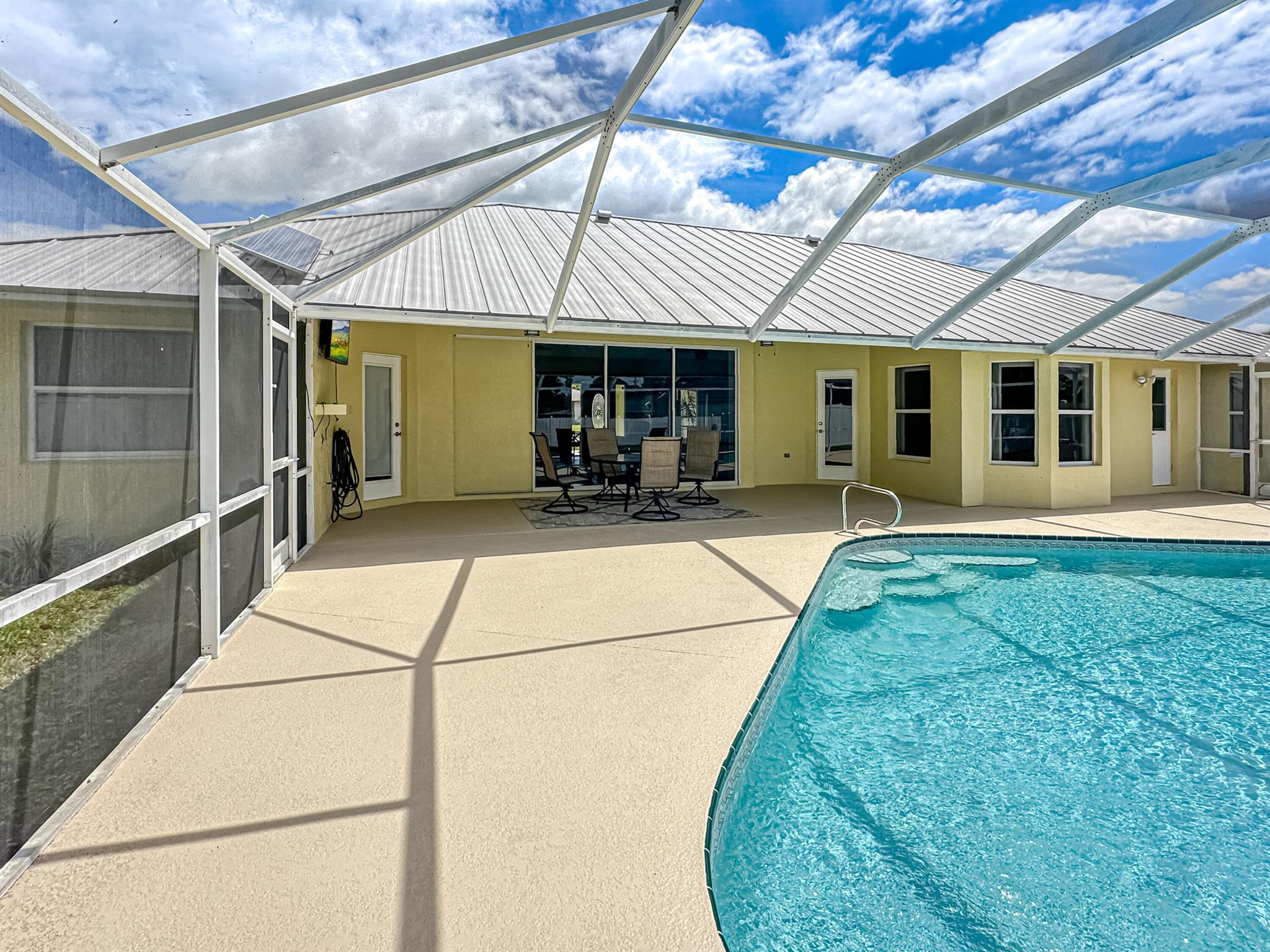 HOLIDAY PINES - Residential