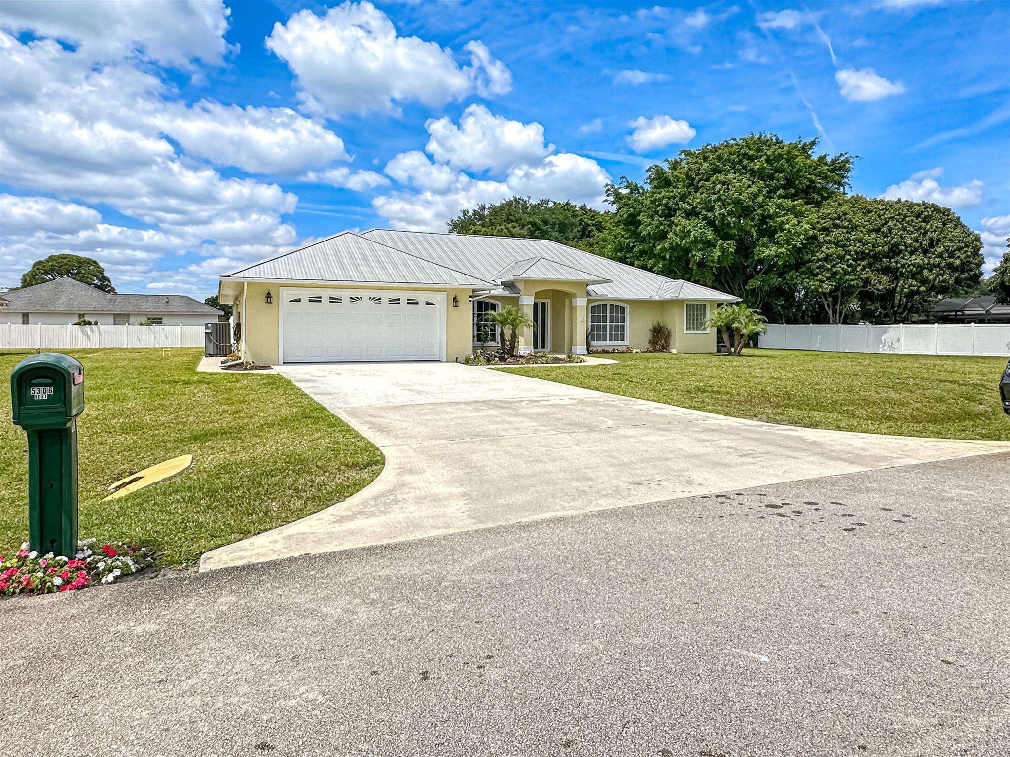 HOLIDAY PINES - Residential