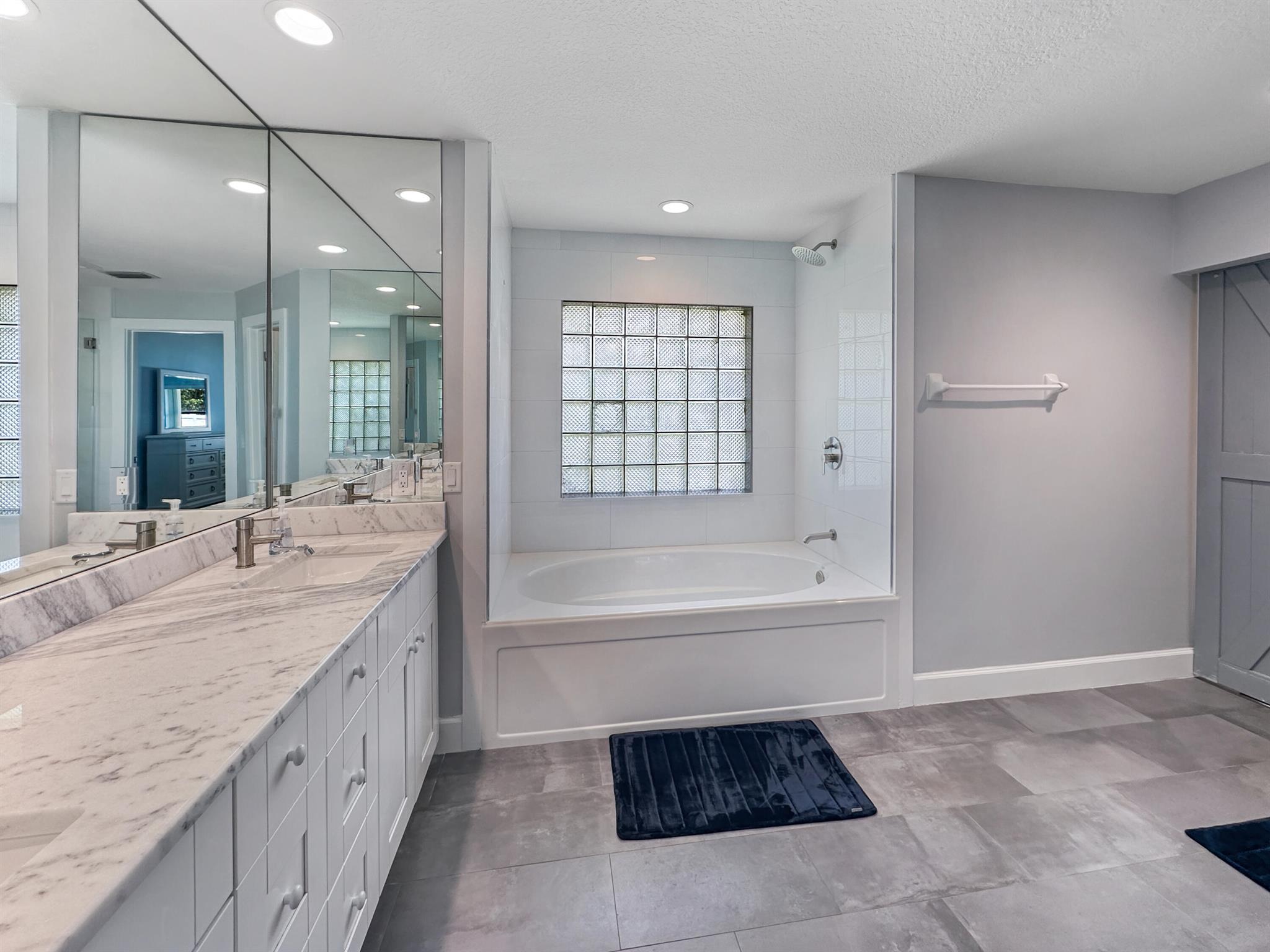 HOLIDAY PINES - Residential