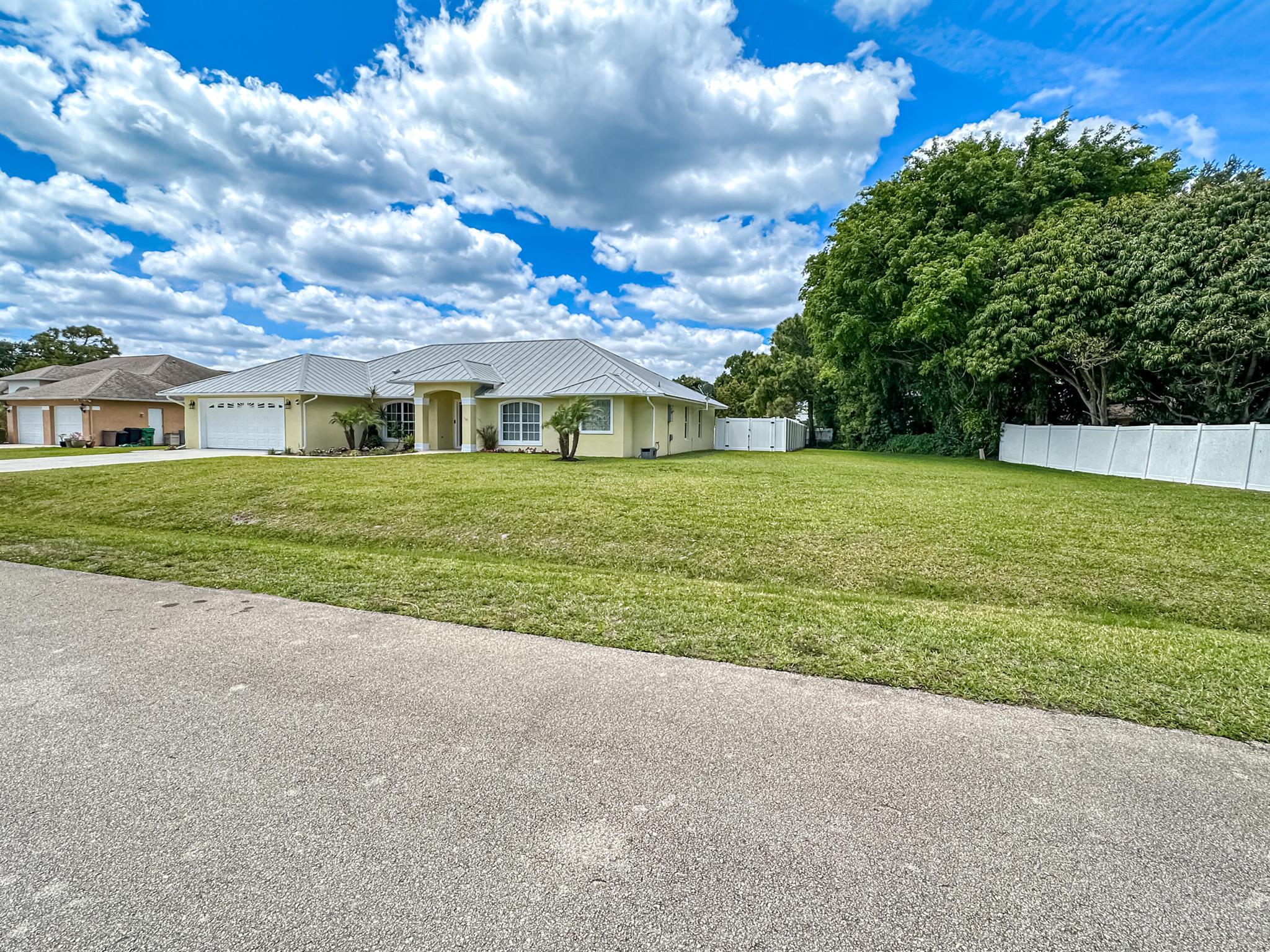 HOLIDAY PINES - Residential