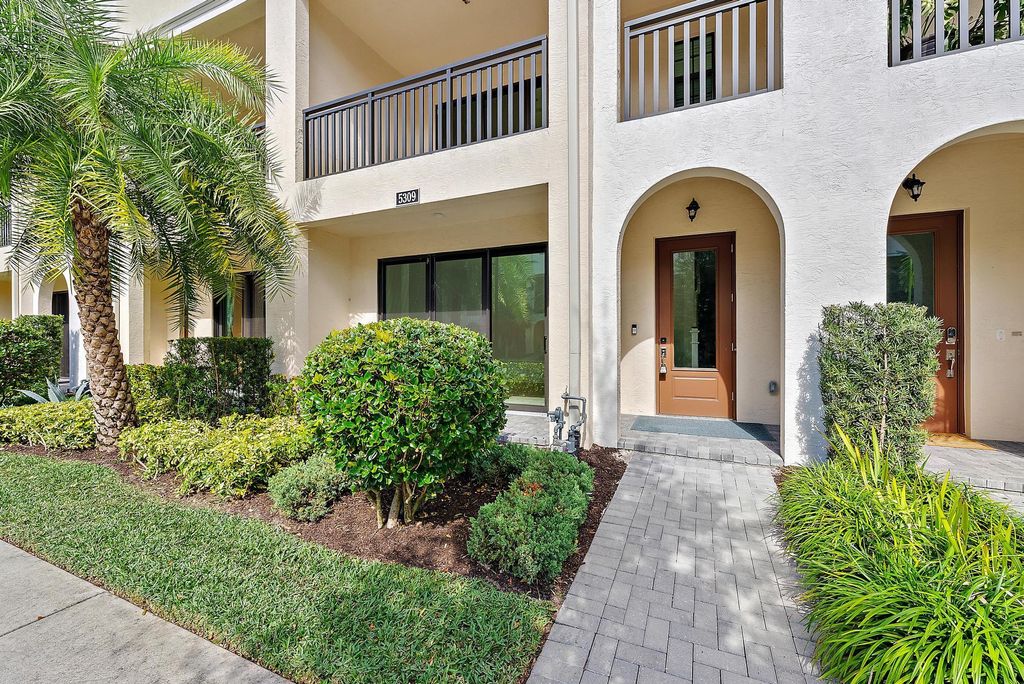 Photo of 5309 Sagan Lane, Palm Beach Gardens, FL 33418 (MLS # R11047975)