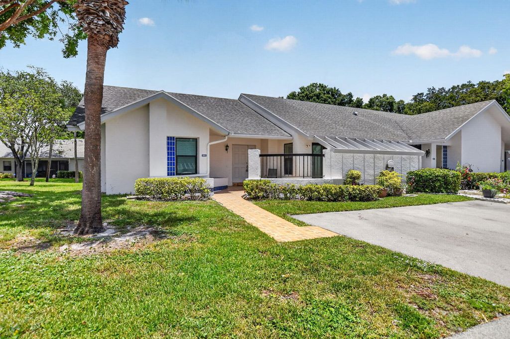 Photo of 10953 Lake Front Place, Boca Raton, FL 33498 (MLS # B26038640)