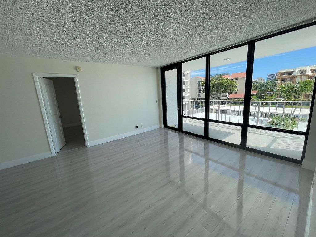 Photo of 336 Golfview Road #309, North Palm Beach, FL 33408 (MLS # R10993248)